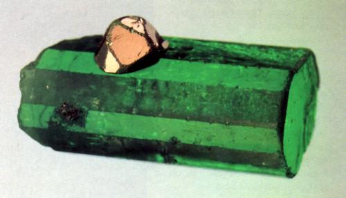 Beryl (variety emerald), Pyrite<br />Chivor mining district, Municipio Chivor, Eastern Emerald Belt, Boyacá Department, Colombia<br />xl=27mm<br /> (Author: Fiebre Verde)