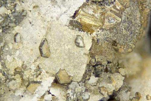Gmelinite-Na<br />Poudrette Quarry, Mont Saint-Hilaire, La Vallée-du-Richelieu RCM, Montérégie, Québec, Canada<br />FOV = 4mm<br /> (Author: Doug)