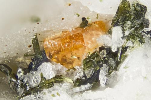 Kentbrooksite<br />Poudrette Quarry, Mont Saint-Hilaire, La Vallée-du-Richelieu RCM, Montérégie, Québec, Canada<br />FOV = 2mm<br /> (Author: Doug)