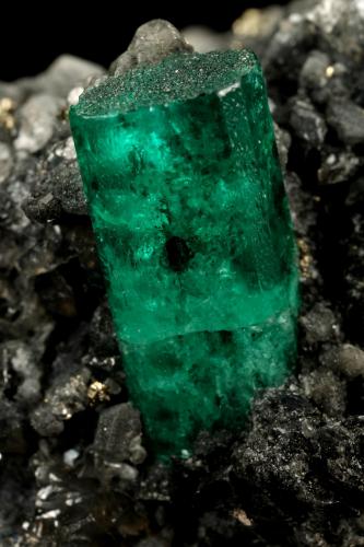 Beryl (variety emerald), Calcite, Pyrite<br />Muzo mining district, Western Emerald Belt, Boyacá Department, Colombia<br />59x34x28mm, xl=15mm<br /> (Author: Fiebre Verde)