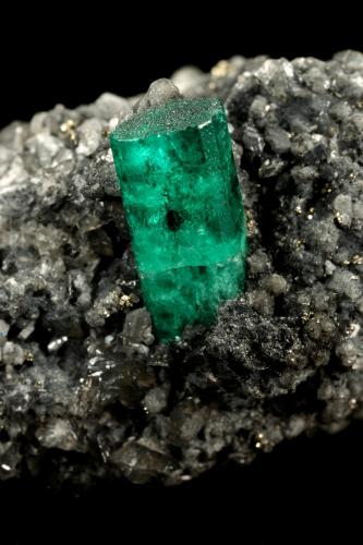 Beryl (variety emerald), Calcite, Pyrite<br />Muzo mining district, Western Emerald Belt, Boyacá Department, Colombia<br />59x34x28mm, xl=15mm<br /> (Author: Fiebre Verde)