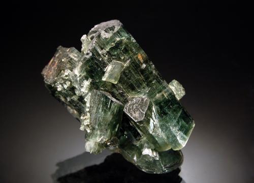 Tremolite<br />Propiedad Hughes, Minden, Condado Haliburton, Ontario, Canadá<br />3.2 x 3.7 cm<br /> (Author: crosstimber)