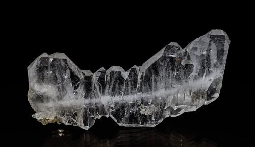 Quartz<br />Allevard, Haut-Grésivaudan, Grenoble, Isère, Auvergne-Rhône-Alpes, Francia<br />7.5 x 3.6 cm<br /> (Author: am mizunaka)