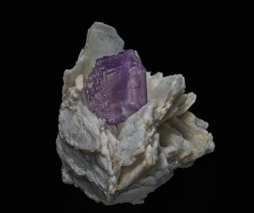 Fluorite, Barite<br />La Cabaña, Berbes mining area, Valdelmar, Berbes, Ribadesella, Comarca Oriente, Principality of Asturias (Asturias), Spain<br />6.0 x 4.9 cm<br /> (Author: am mizunaka)