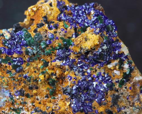 Azurita con malaquita<br />Mina Linda Mariquita, El Molar, Comarca Priorat, Tarragona, Cataluña / Catalunya, España<br />4 x 3 x 2,5 cm<br /> (Autor: karbu8)
