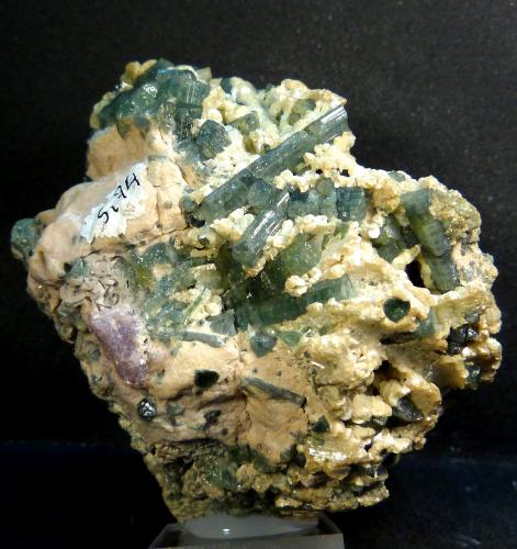 Elbaita (variedad verdelita)<br />Minas Gerais, Brasil<br />8 x 8 x 6 cm.<br /> (Autor: Felipe Abolafia)