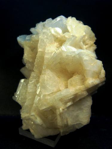 Albita (variedad cleavelandita)<br />Governador Valadares, Vale do Rio Doce, Minas Gerais, Brazil<br />9 x 6 x 5 cm.<br /> (Autor: Felipe Abolafia)