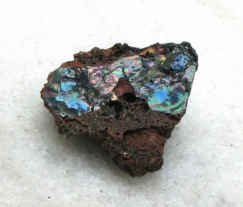 Vidrio volcánico en basalto<br />Caldera del Volcán de Bandama, Santa Brígida, Gran Canaria, Provincia de Las Palmas, Canarias, España<br />3 x 2,5 x 2 cm<br /> (Autor: María Jesús M.)