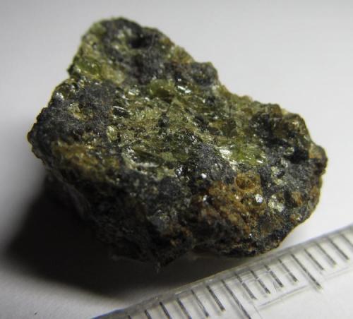Basalto de olivino
Complejo de Troodos, Chipre
Roca del nivel superior de pillow-lavas. (Autor: prcantos)