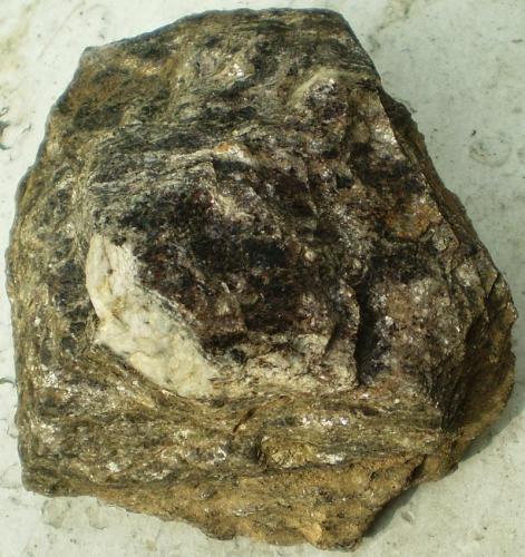 Micacita o Micaesquisto de Biotita Negro/Grisaceo
Hiendelaencina. Guadalajara. España
11x9x5,5 cm. Con un peso de 685 grs. (Autor: Juancho)