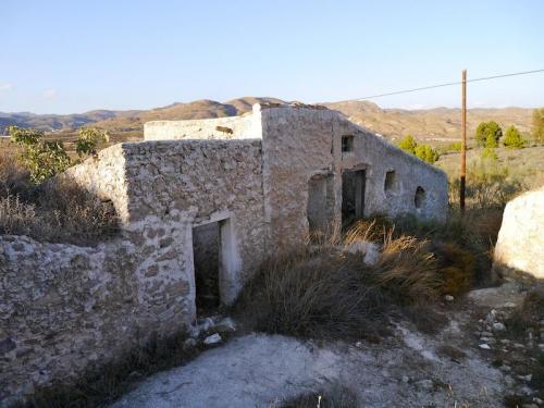 _Guardería de la cantera, tan abandonada como ella. (Autor: Josele)