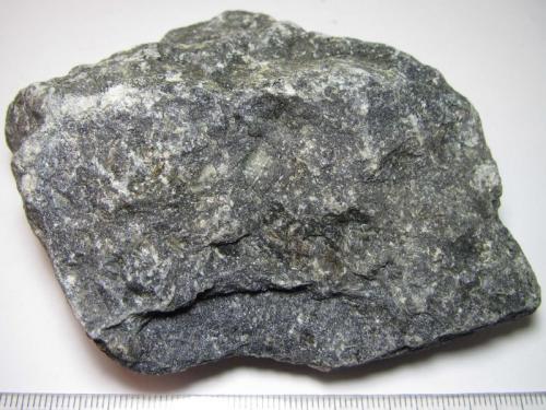 Gabro
Balmedie Quarry, Belhelvie, Buchan Grampian, Escocia, Reino Unido
9 x 8 cm.
Gabro de grano fino. (Autor: prcantos)