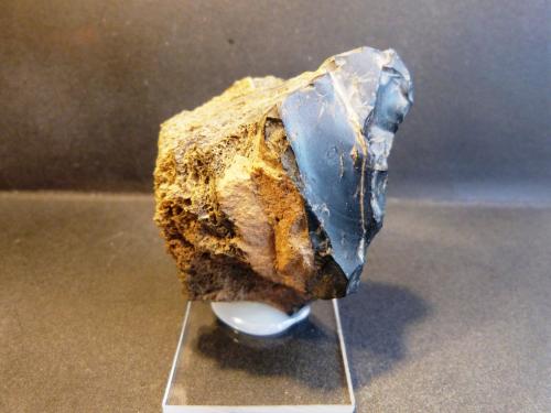 Obsidiana y pumita
Teide, Tenerife, Islas Canarias, España
5 x 6 x 4 cm
Esta pieza es antigua, pues tiene nada menos que 38 años (Autor: Felipe Abolafia)