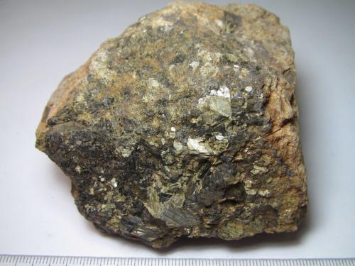 Piroxenita<br />Sierra Troodos, Distrito Limassol, Chipre<br />8 x 8 cm.<br /> (Autor: prcantos)