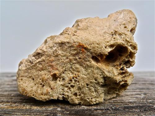 Pumita<br />Italy<br />3 x 2 x 1,5 cm<br /> (Autor: Josele)