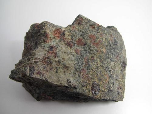 Peridotita con piropo<br />Ansprung, Zöblitz, Marienberg, Erzgebirgskreis, Sajonia/Sachsen, Alemania<br />6 x 4''5 cm.<br /> (Autor: prcantos)