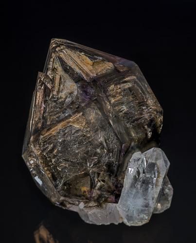 Quartz (var Smoky Quartz)<br />Brandberg area, Erongo Region, Namibia<br />10.0 x 7.3 cm<br /> (Author: am mizunaka)