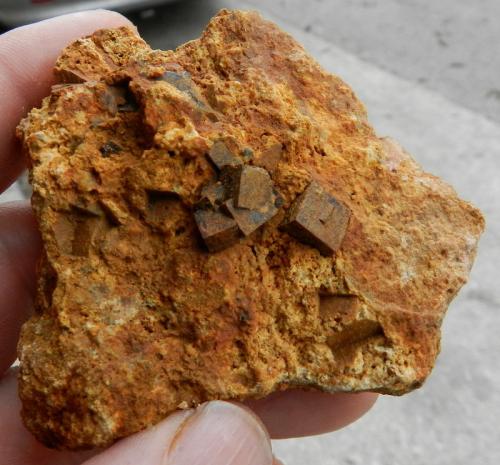 Limonita pseudo Pirita<br />Congosto, Comarca El Bierzo, León, Castile and León, Spain<br />7-6 cm<br /> (Autor: ramon ro)