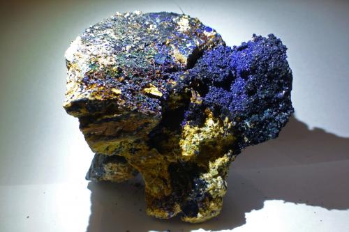 Azurita<br />Linda Mariquita Mine, El Molar, Comarca Priorat, Tarragona, Catalonia / Catalunya, Spain<br />11x10cm<br /> (Autor: heat00)