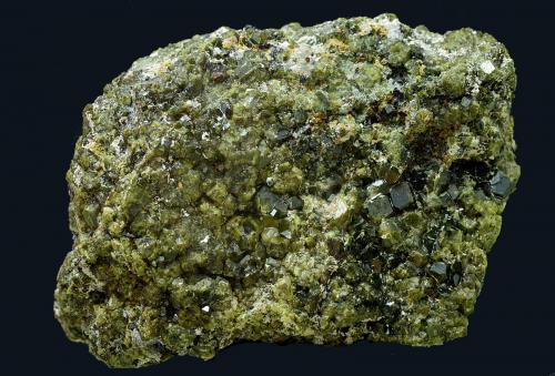 Grosularia (Grupo Granate)<br />Mina El Mico, Cuesta de Carboneros, Córdoba, Comarca Metropolitana de Córdoba, Andalucía, España<br />8 x 5 cm<br /> (Autor: Antonio Carmona)
