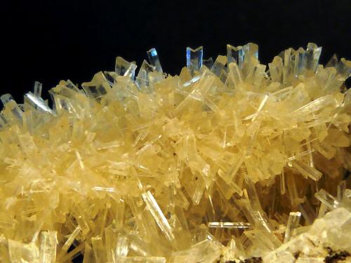 Yeso<br />Salinas de La Olmeda, La Olmeda de Jadraque, Comarca Sierra Norte de Guadalajara, Guadalajara, Castilla-La Mancha, España<br />12 x 7 x 4 cm.<br /> (Autor: Felipe Abolafia)