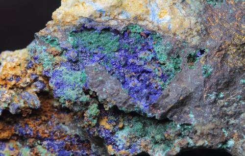 Azurita<br />Mina Linda Mariquita, El Molar, Comarca Priorat, Tarragona, Cataluña / Catalunya, España<br />7 x 5 x 3 cm<br /> (Autor: karbu8)