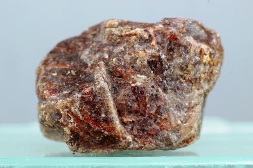 Zircón<br />Peixe alkaline complex, Peixe, Tocantins, Norte Region, Brazil<br />30x20 mm<br /> (Autor: Juan Espino)