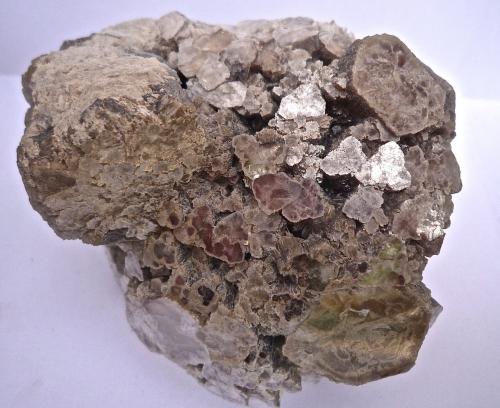 Lepidolita<br />Virgem da Lapa, Vale do Jequitinhonha, Minas Gerais, Brasil<br />10 x 8 x 7 cm<br /> (Autor: María Jesús M.)