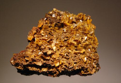 Wulfenite<br />Mina Total Wreck, Arroyo Cienega, The Narrows, Distrito Empire, Montes Empire, Condado Pima, Arizona, USA<br />4.5 x 6.2 cm<br /> (Author: crosstimber)