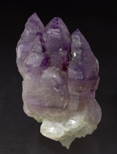 Quartz (variety amethyst)<br />Mas Sever Quarry, Massabè (Mas Ceber), Sils, Comarca La Selva, Gerona / Girona, Catalonia / Catalunya, Spain<br />Specimen size: 6.4 × 3.9 × 2.5 cm / main crystal size: 3.7 × 2.3 cm<br /> (Author: Jordi Fabre)