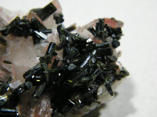 Epidote and Quartz<br />Schakalskruppe, Bethanie District, ǁKaras Region, Namibia<br />60x40mm<br /> (Author: Heimo Hellwig)