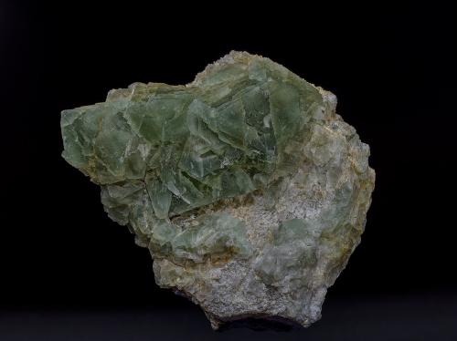 Fluorite, Quartz<br />Iowa Canyon District, Lander County, Nevada, USA<br />10.2 x 8.9 cm<br /> (Author: am mizunaka)