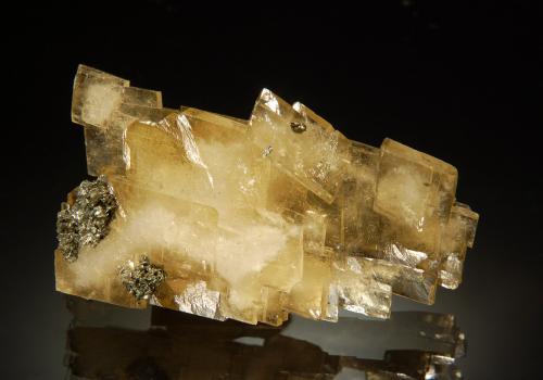 Barite<br />Bou Nahas Mine, Oumjrane mining area, Alnif Commune, Tinghir Province, Drâa-Tafilalet Region, Morocco<br />2.5 x 5.0 cm<br /> (Author: crosstimber)