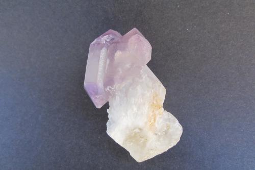 Quartz<br />Colina Diamond, Ashaway, Hopkinton, Condado Washington, Rhode Island, USA<br />7 cm.<br /> (Author: vic rzonca)