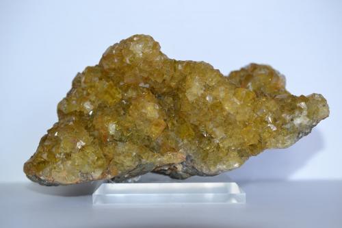 Fluorita<br />Minas de Villabona, Barrio de la Estación, Villabona, Llanera, Comarca del Nora, Principado de Asturias (Asturias), España<br />17x 9 x 9 cm<br /> (Autor: Raul S. Llorente)