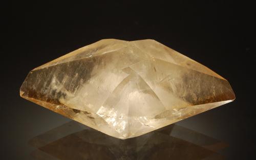 Calcite<br />Elmwood Mine, Carthage, Central Tennessee Ba-F-Pb-Zn District, Smith County, Tennessee, USA<br />3.4 x 6.7 cm<br /> (Author: crosstimber)