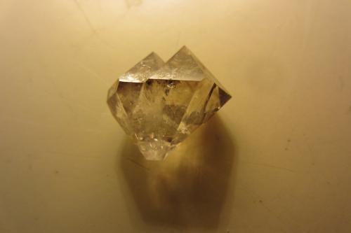 Quartz<br />Fonda, Mohawk, Montgomery County, New York, USA<br />1.5 cm.<br /> (Author: vic rzonca)