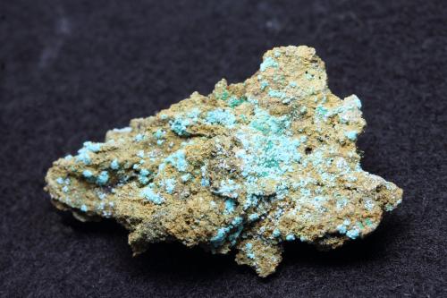 Auricalcita<br />Mines de Can Montsant, Can Montsant (Massís del Montnegre), Hortsavinyà, Tordera, Comarca Maresme, Barcelona, Cataluña / Catalunya, España<br />4,5 x 3 x 1,5 cm<br /> (Autor: karbu8)