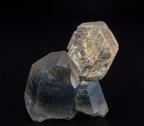 Quartz (variety smoky quartz), Microcline<br />Dinkey Creek Mine, Dinkey Creek, Fresno County, California, USA<br />5.1 x 7.1 cm<br /> (Author: am mizunaka)