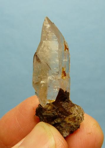 Quartz with goethite<br />Ceres, Warmbokkeveld Valley, Ceres, Valle Warmbokkeveld, Witzenberg, Cape Winelands, Western Cape Province, South Africa<br />40 x 17 x 15 mm<br /> (Author: Pierre Joubert)