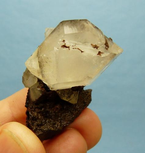 Quartz with goethite<br />Ceres, Warmbokkeveld Valley, Ceres, Valle Warmbokkeveld, Witzenberg, Cape Winelands, Western Cape Province, South Africa<br />47 x 35 x 32 mm<br /> (Author: Pierre Joubert)