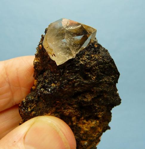 Quartz with goethite<br />Ceres, Warmbokkeveld Valley, Ceres, Valle Warmbokkeveld, Witzenberg, Cape Winelands, Western Cape Province, South Africa<br />Quartz crystal 19 x 15 x 15 mm<br /> (Author: Pierre Joubert)