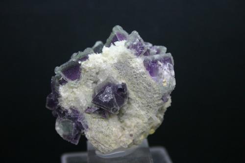 Fluorita<br />veta Skinner, Zona Silver Creek, Black Mountains, Distrito Oatman, Condado Mohave, Arizona, USA<br />44mm - 39mm - 24mm<br /> (Autor: Pedro Naranjo)