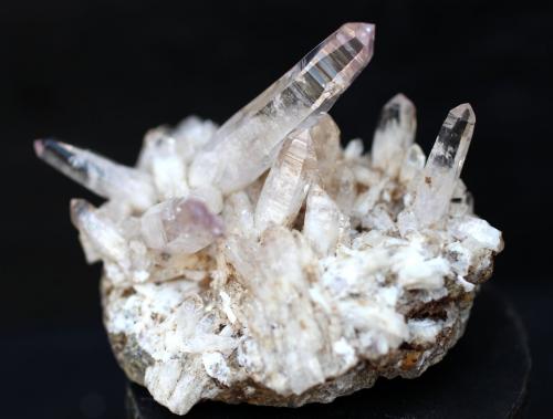 Cuarzo (variedad amatista)<br />Cerro de la Concordia, Piedra Parada (Las Vigas), Municipio Tatatila, Veracruz (Veracruz de Ignacio de la Llave), México<br />57 x 41 x 41 mm.<br /> (Autor: José Luis Zamora)