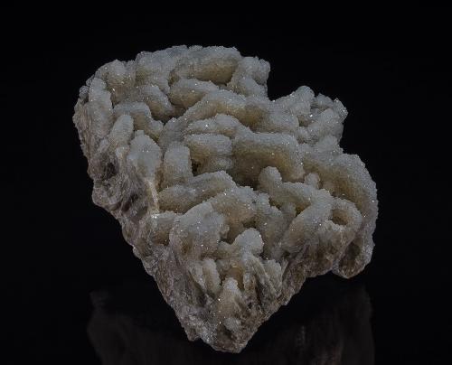 Quartz, Barite<br />Palos Verdes Peninsula, Los Angeles County, California, USA<br />10.6 x 8.0 cm<br /> (Author: am mizunaka)