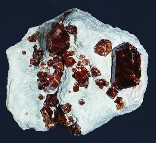 Grossular<br />Sierra de las Cruces, Sierra Mojada mining district, Municipio Sierra Mojada, Coahuila (Coahuila de Zaragoza), Mexico<br />20 cm<br /> (Author: GneissWare)