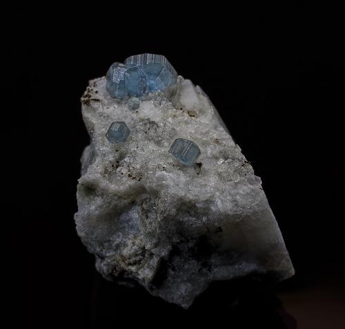 Fluorapatite<br />Foote Lithium Co. Mine (Foote Mine), Kings Mountain District, Cleveland County, North Carolina, USA<br />3.1 x 2.0 cm<br /> (Author: am mizunaka)