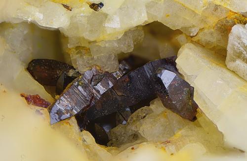 Anatasa<br />Canteras de Mármol, Macael, Comarca Valle del Almanzora, Almería, Andalucía, España<br />Campo de visión de 8 mm<br /> (Autor: Antonio Carmona)