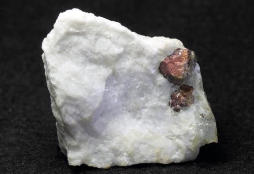 Pirita en talco<br />Canteras y minas de talco, La Vajol, Comarca Alt Empordà, Gerona / Girona, Cataluña / Catalunya, España<br />5 x 4 x 4 cm<br /> (Autor: karbu8)