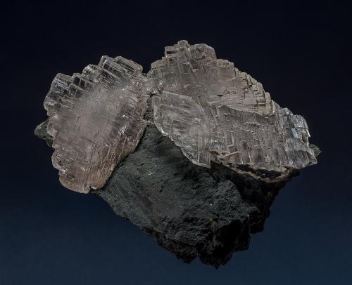 Calcite<br />Tsumeb Mine, Tsumeb, Otjikoto Region, Namibia<br />12.6 x 8.6 cm<br /> (Author: am mizunaka)